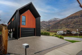 Bridesdale Views - Lake Hayes Holiday Home